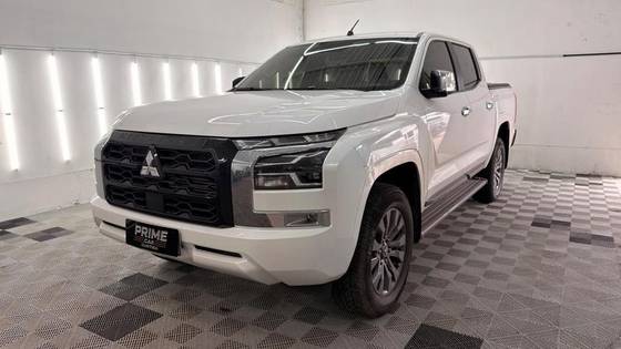 MITSUBISHI TRITON 2.4 BITURBO DIESEL CD HPE 4X4 AUTOMÁTICO MITSUBISHI TRITON 2.4 BITURBO DIESEL CD HPE 4X4 AUTOMÁTICO